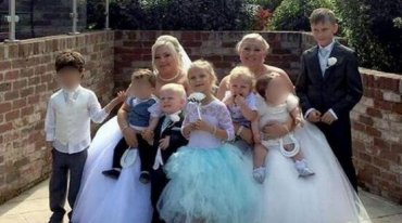 女同生子|英国一对女同不但结婚，还生育了8个孩子！