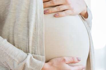 广州助孕取卵后腹水应该如何应对